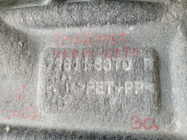 bontott SUZUKI S-CROSS Jobb hátsó Dobbetét (Kerékjárati, Műanyag)