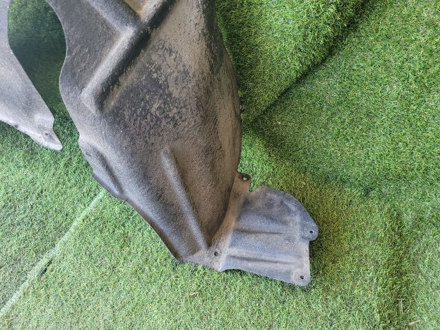 bontott SUZUKI S-CROSS Jobb hátsó Dobbetét (Kerékjárati, Műanyag)