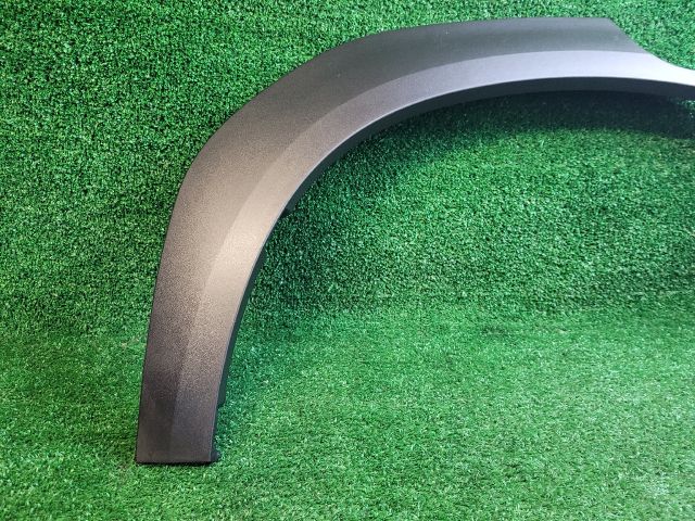 bontott SUZUKI S-CROSS Jobb hátsó Sárvédő Szélesítő