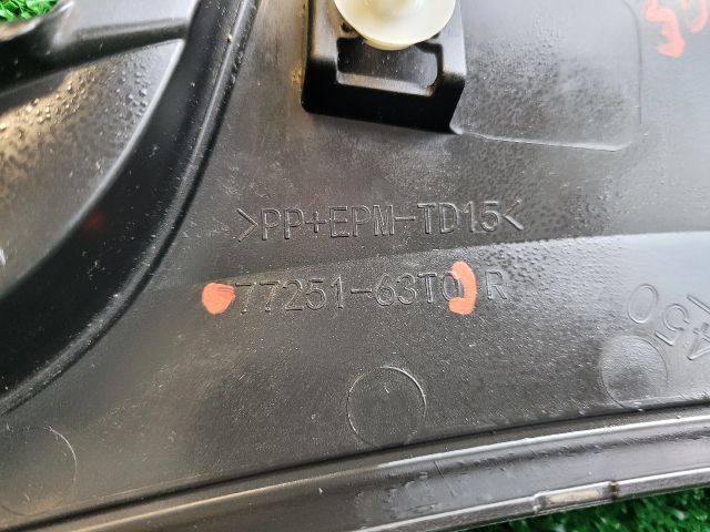 bontott SUZUKI S-CROSS Jobb hátsó Sárvédő Szélesítő