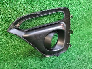 bontott SUZUKI S-CROSS Jobb Ködlámpa Rács