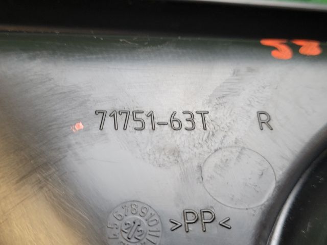 bontott SUZUKI S-CROSS Jobb Ködlámpa Rács