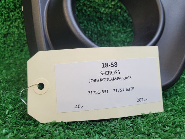 bontott SUZUKI S-CROSS Jobb Ködlámpa Rács