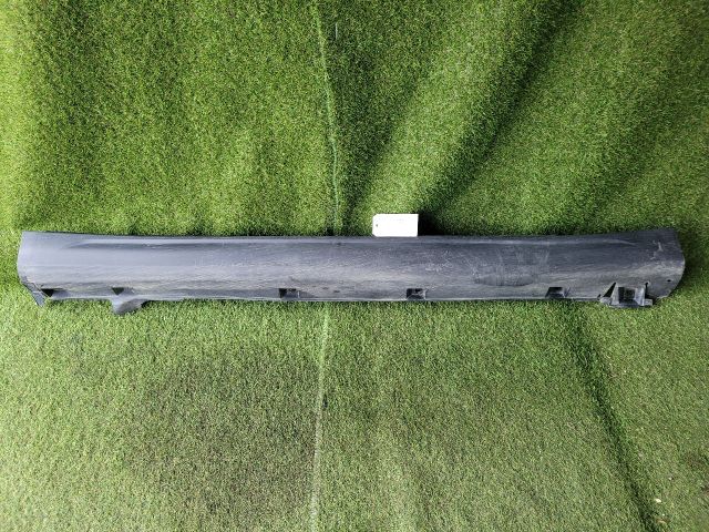 bontott SUZUKI S-CROSS Jobb Küszöb Légterelő