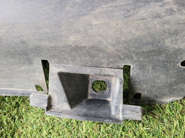 bontott SUZUKI S-CROSS Jobb Küszöb Légterelő