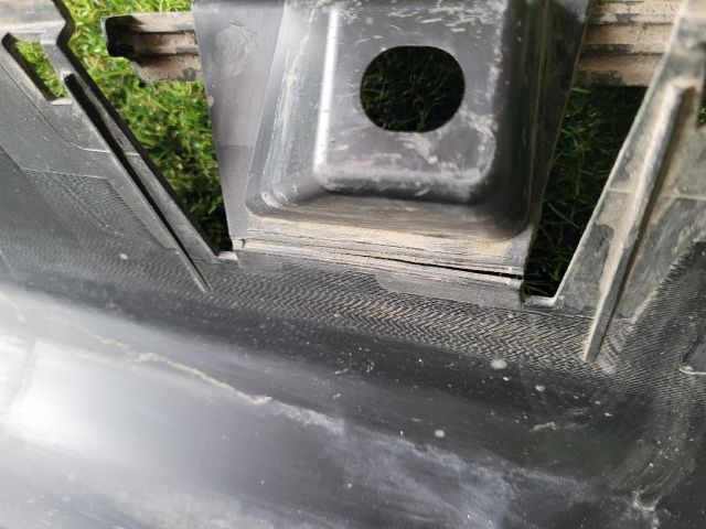 bontott SUZUKI S-CROSS Jobb Küszöb Légterelő