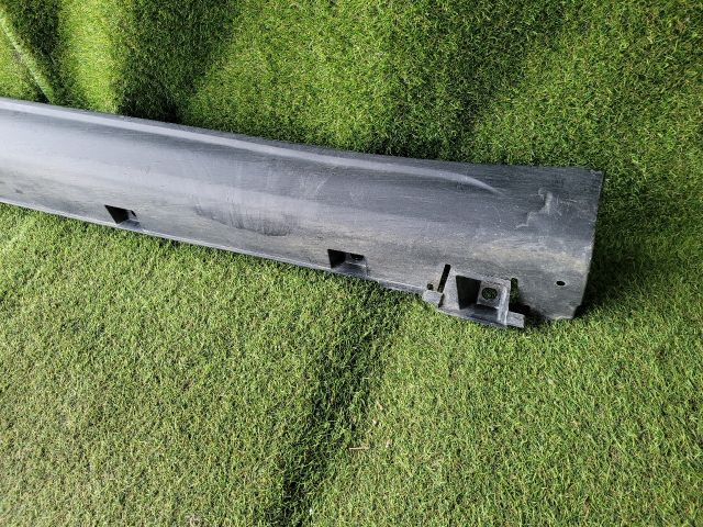 bontott SUZUKI S-CROSS Jobb Küszöb Légterelő