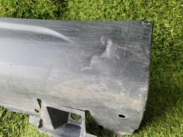 bontott SUZUKI S-CROSS Jobb Küszöb Légterelő