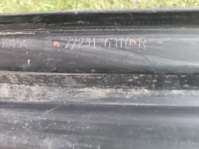 bontott SUZUKI S-CROSS Jobb Küszöb Légterelő