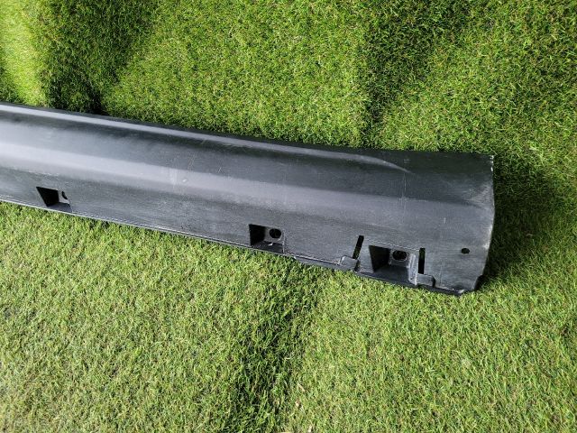 bontott SUZUKI S-CROSS Jobb Küszöb Légterelő