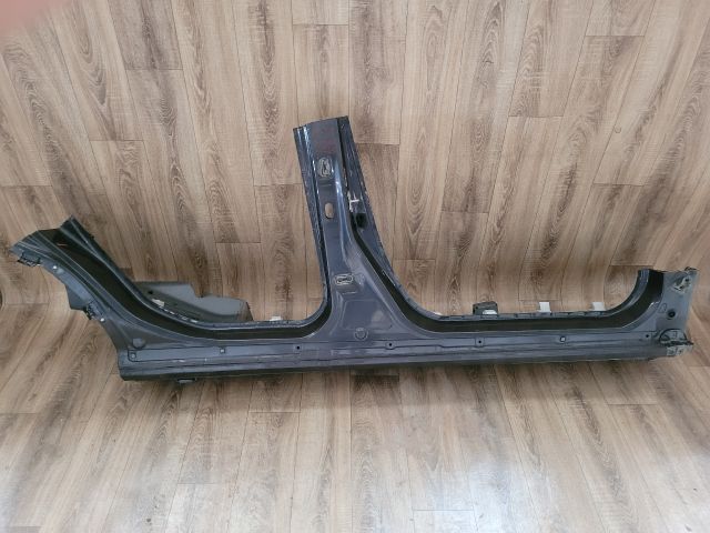 bontott SUZUKI S-CROSS Jobb Küszöb