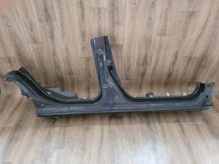 bontott SUZUKI S-CROSS Jobb Küszöb