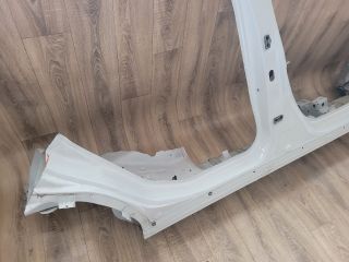 bontott SUZUKI S-CROSS Jobb Küszöb