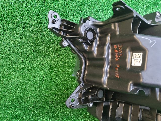 bontott SUZUKI S-CROSS Jobb Ledes Fényszóró