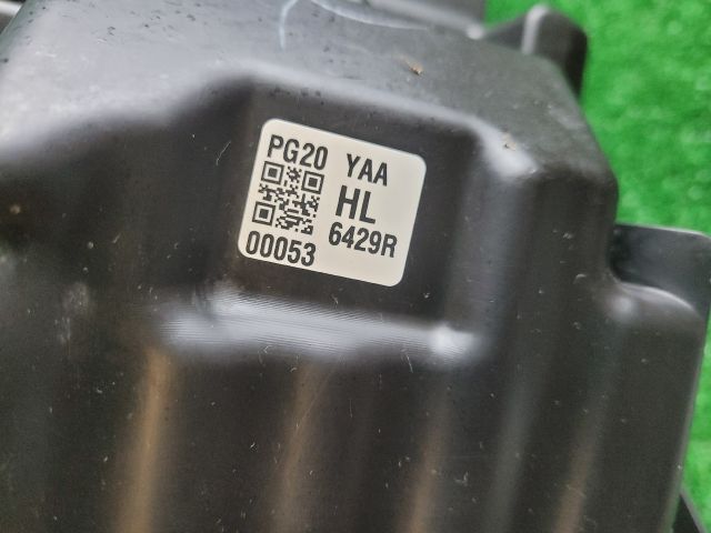 bontott SUZUKI S-CROSS Jobb Ledes Fényszóró