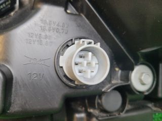 bontott SUZUKI S-CROSS Jobb Ledes Fényszóró