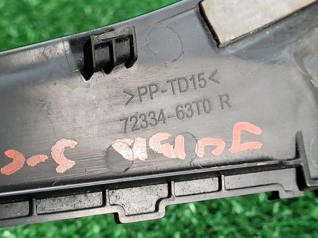 bontott SUZUKI S-CROSS Jobb Levélrács Záróvég