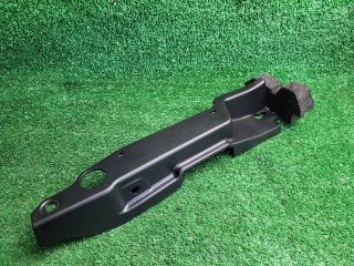 bontott SUZUKI S-CROSS Jobb Sárvédő Csavar Burkolat