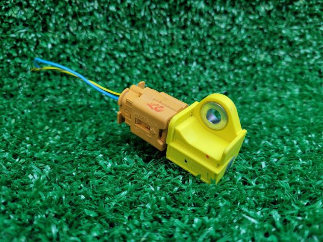 bontott SUZUKI S-CROSS Légzsák Indító Modul Oldallégzsák