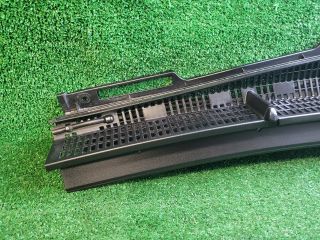 bontott SUZUKI S-CROSS Levélrács