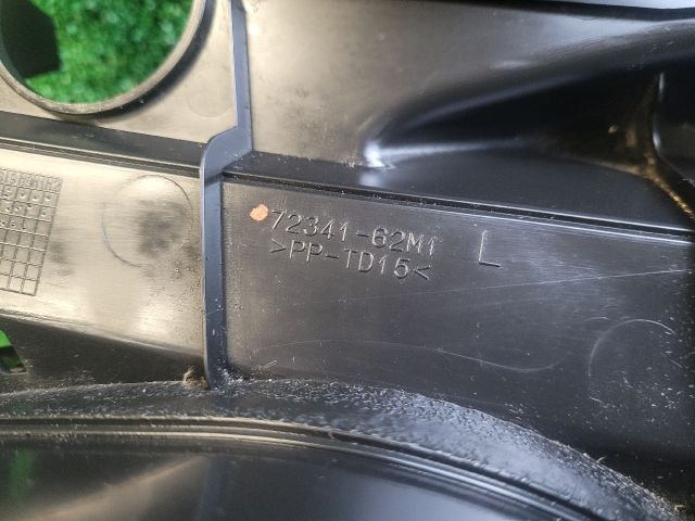 bontott SUZUKI S-CROSS Levélrács