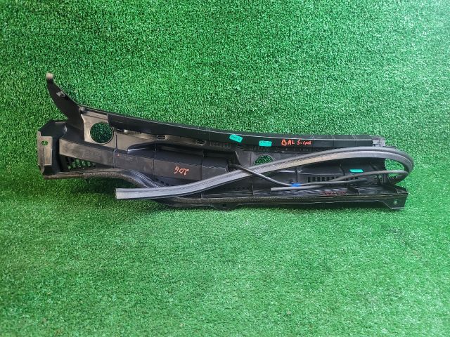 bontott SUZUKI S-CROSS Levélrács