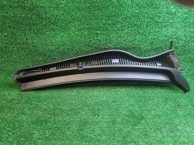 bontott SUZUKI S-CROSS Levélrács