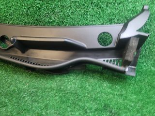 bontott SUZUKI S-CROSS Levélrács