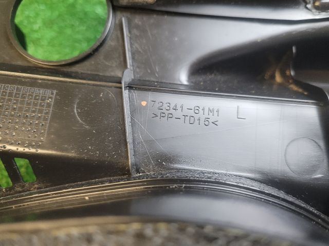 bontott SUZUKI S-CROSS Levélrács