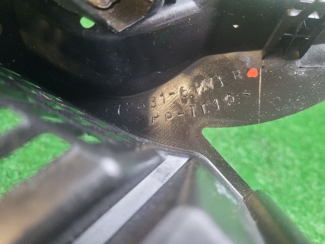 bontott SUZUKI S-CROSS Levélrács