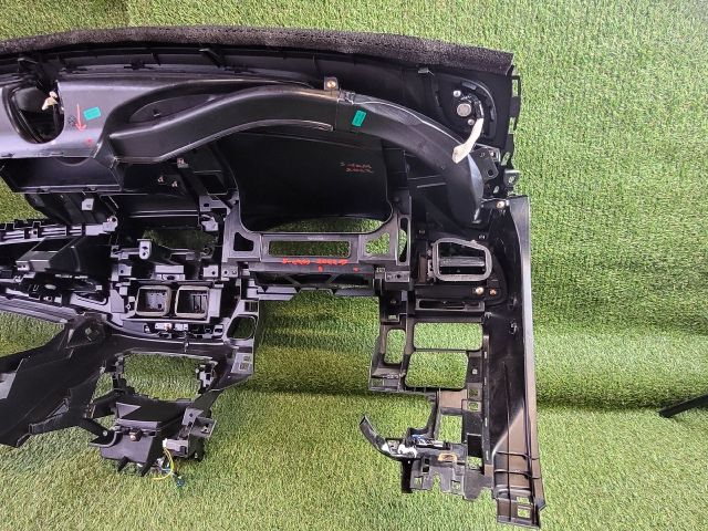 bontott SUZUKI S-CROSS Műszerfal Héj