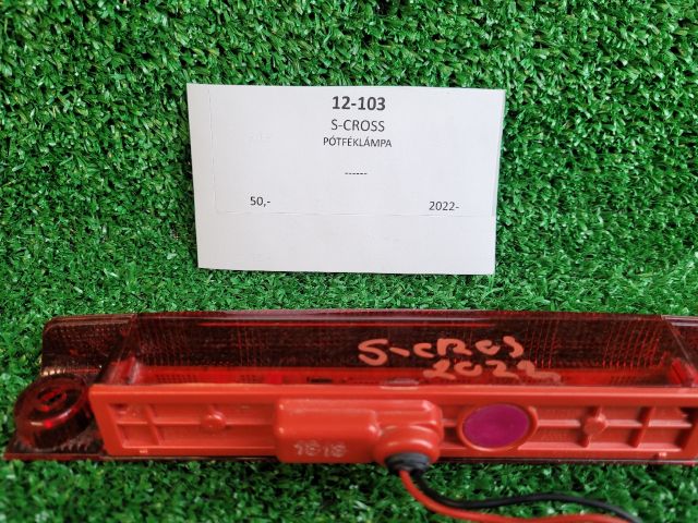 bontott SUZUKI S-CROSS Pótféklámpa