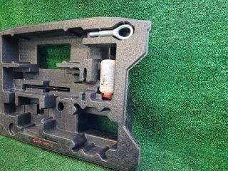 bontott SUZUKI S-CROSS Pótkerék Szerszámtartó