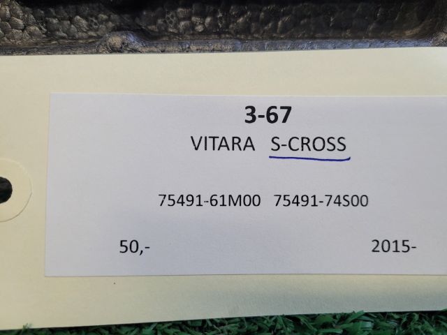 bontott SUZUKI S-CROSS Pótkerék Szerszámtartó