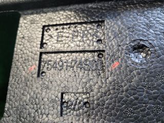 bontott SUZUKI S-CROSS Pótkerék Szerszámtartó