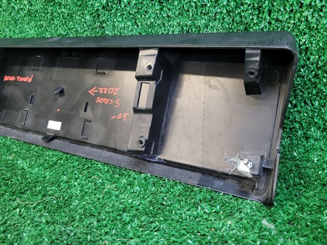 bontott SUZUKI S-CROSS Rendszámtábla Tartó