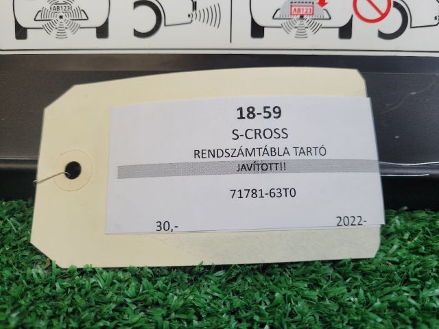 bontott SUZUKI S-CROSS Rendszámtábla Tartó