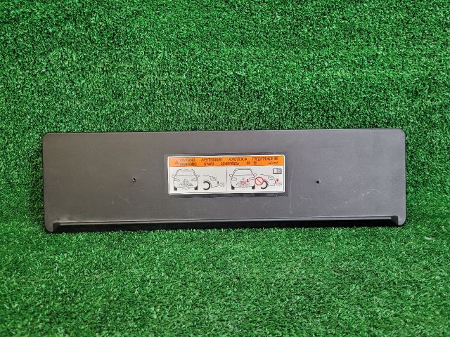 bontott SUZUKI S-CROSS Rendszámtábla Tartó