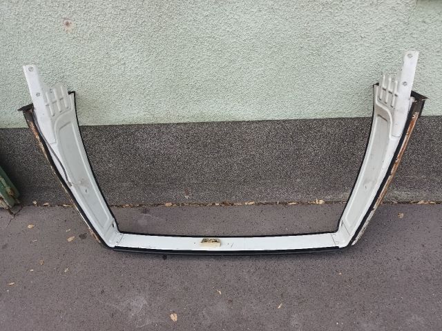 bontott SUZUKI SAMURAI Bal B Oszlop