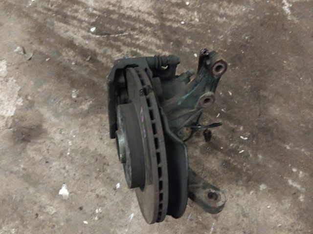 bontott SUZUKI SPLASH Bal első Csonkállvány Kerékaggyal