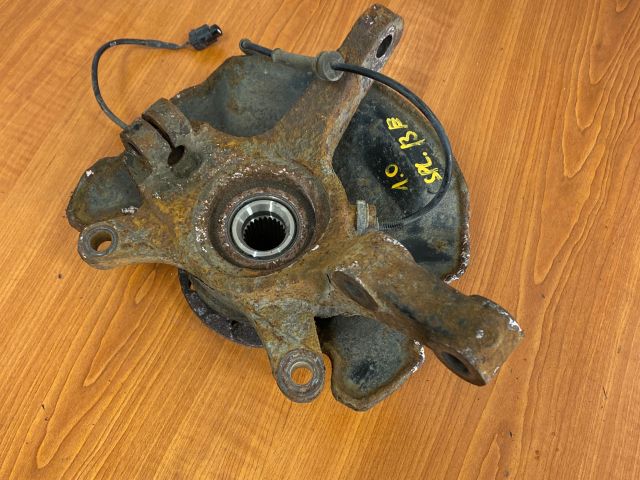 bontott SUZUKI SPLASH Bal első Csonkállvány Kerékaggyal