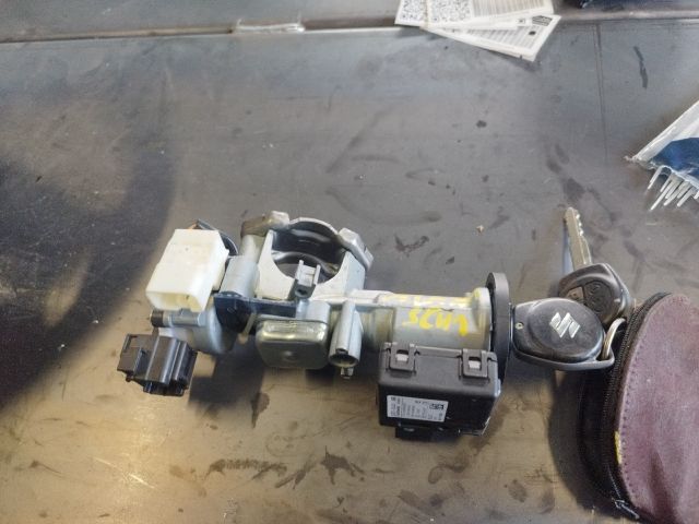 bontott SUZUKI SPLASH Gyújtáskapcsoló Házzal