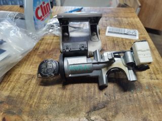 bontott SUZUKI SPLASH Gyújtáskapcsoló Házzal