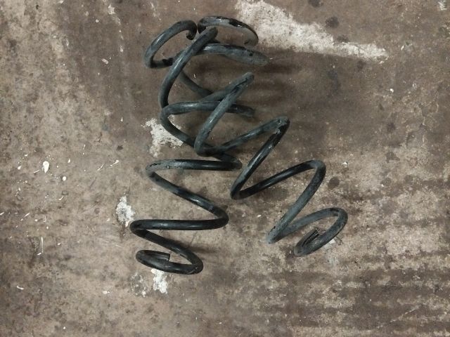 bontott SUZUKI SPLASH Hátsó Rugó Pár