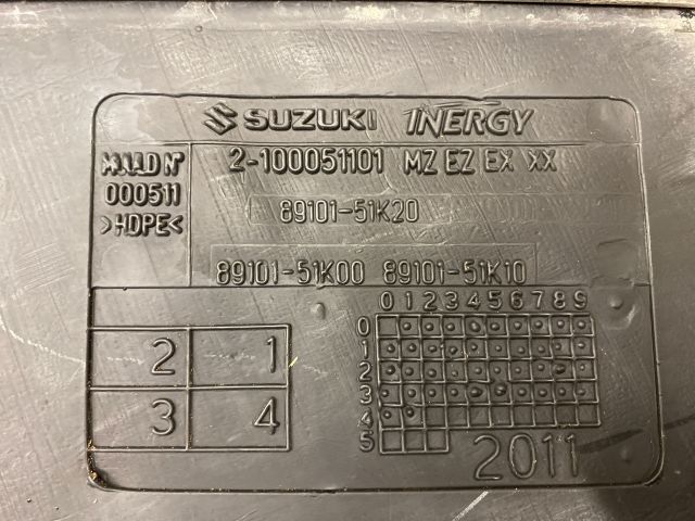 bontott SUZUKI SPLASH Tank