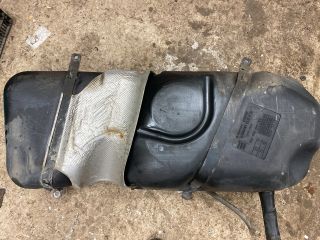 bontott SUZUKI SPLASH Tank