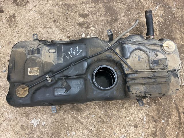 bontott SUZUKI SPLASH Tank