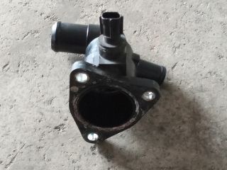 bontott SUZUKI SPLASH Termosztátház