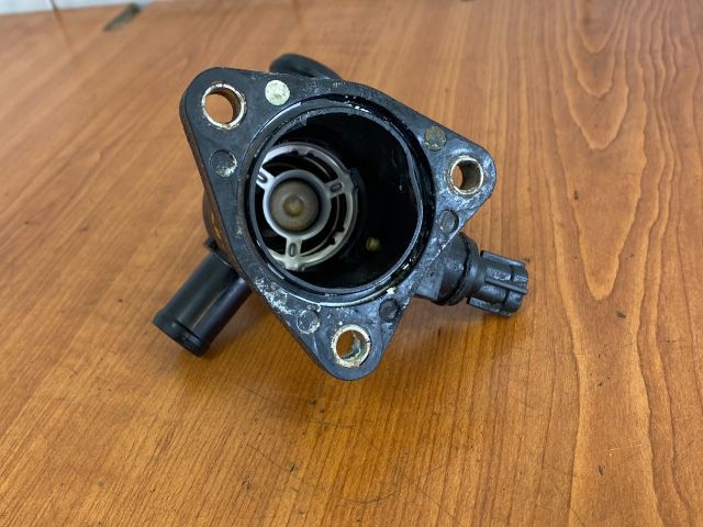 bontott SUZUKI SPLASH Termosztátház