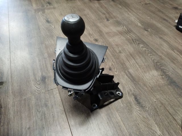 bontott SUZUKI SPLASH Váltó Kulissza